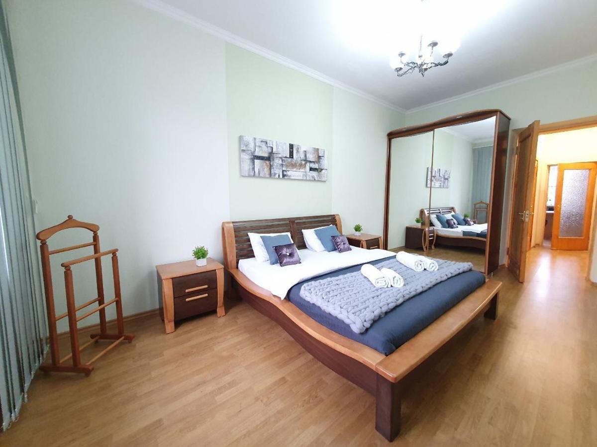 Inn Home Apartments In Kiev Center Exteriér fotografie