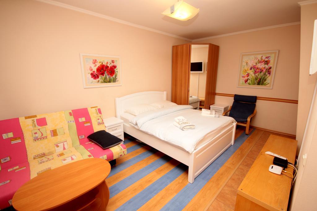 Inn Home Apartments In Kiev Center Exteriér fotografie