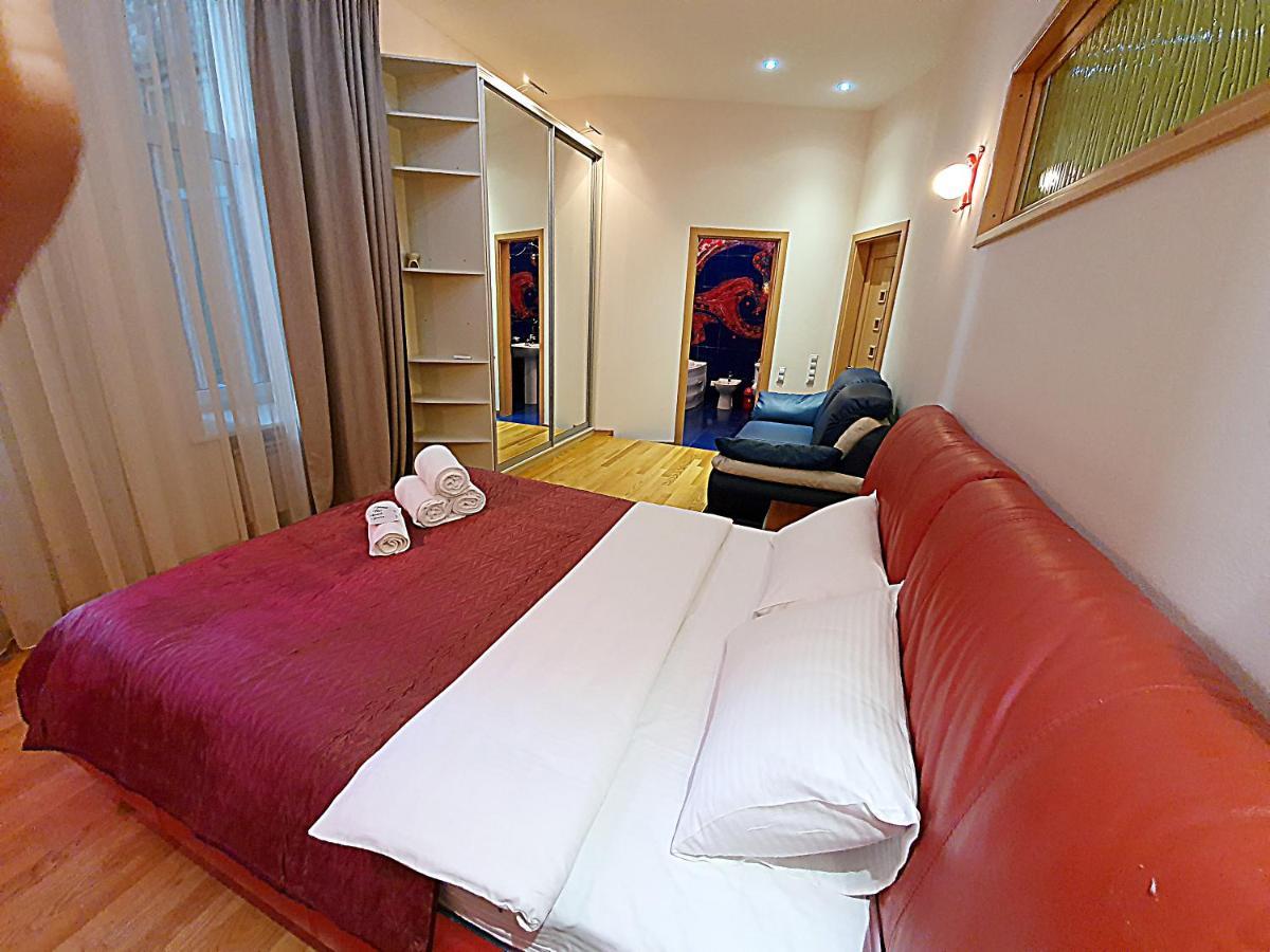 Inn Home Apartments In Kiev Center Exteriér fotografie
